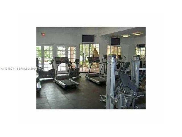 2851 N Oakland Forest Dr 110, Oakland Park, FL 33309