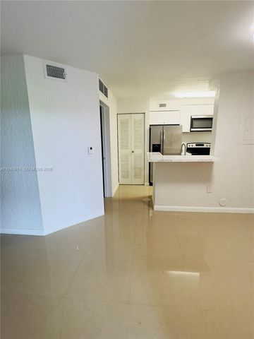 2851 N Oakland Forest Dr 110, Oakland Park, FL 33309