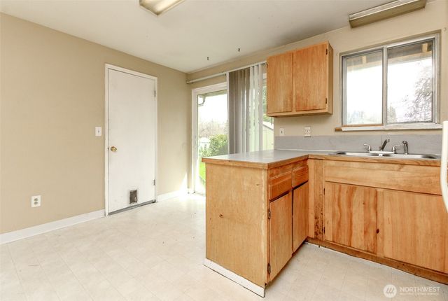 8317 S Sheridan Avenue, Tacoma, WA 98408