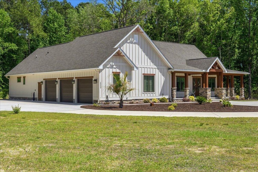 6589 N Highway 17, Awendaw, SC 29429