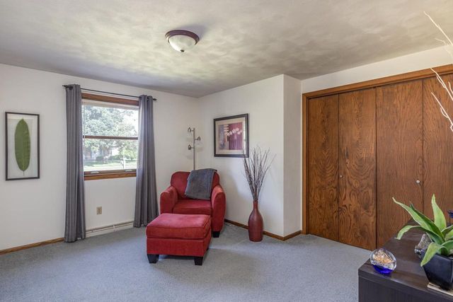 1206 GREEN ACRES LANE, Neenah, WI 54956