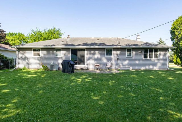 1206 GREEN ACRES LANE, Neenah, WI 54956