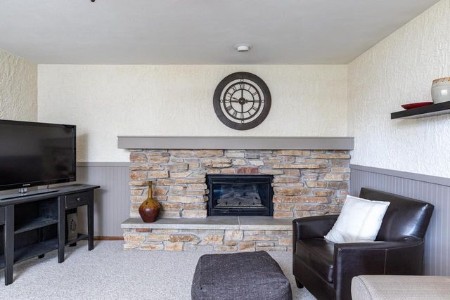 1206 GREEN ACRES LANE, Neenah, WI 54956