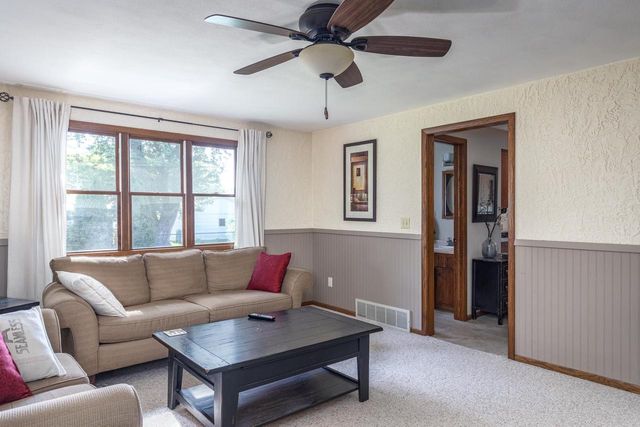 1206 GREEN ACRES LANE, Neenah, WI 54956