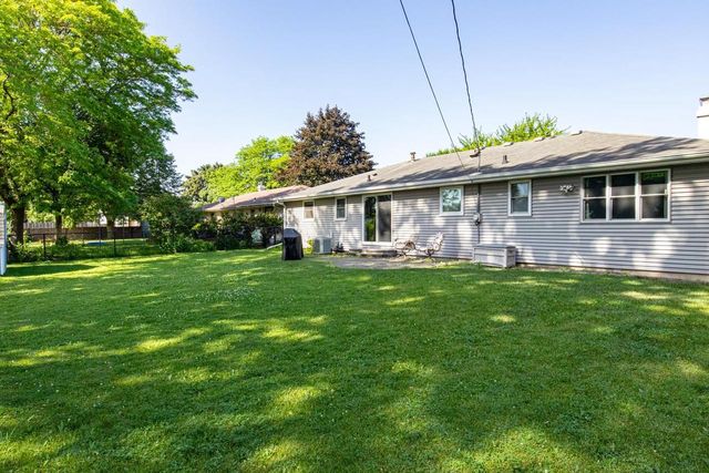 1206 GREEN ACRES LANE, Neenah, WI 54956