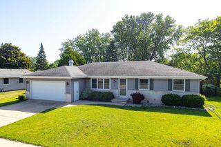 1206 GREEN ACRES LANE, Neenah, WI 54956