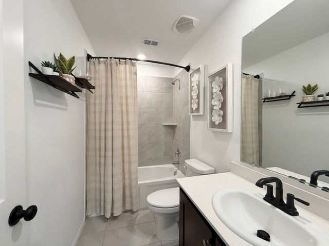 14033 Earlham Street, Pilot Point, TX 76258