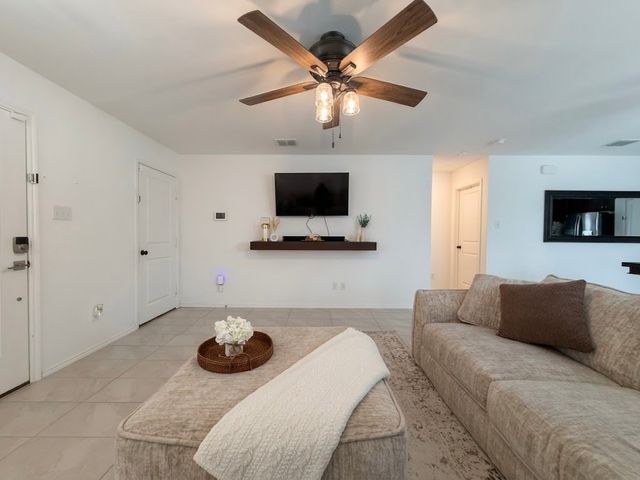 14033 Earlham Street, Pilot Point, TX 76258