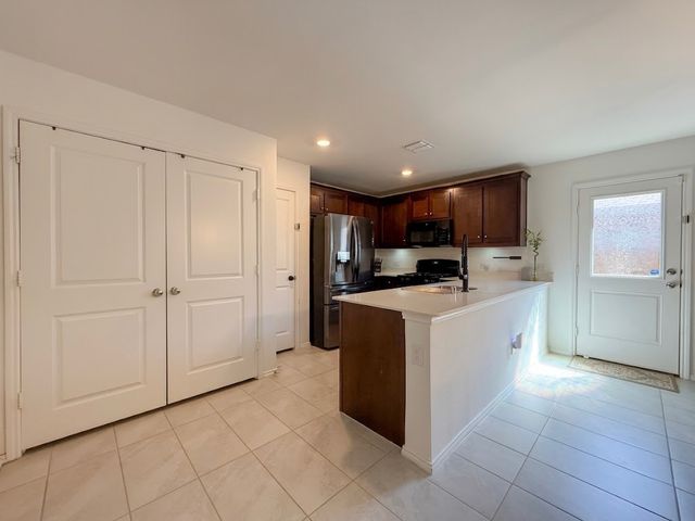 14033 Earlham Street, Pilot Point, TX 76258