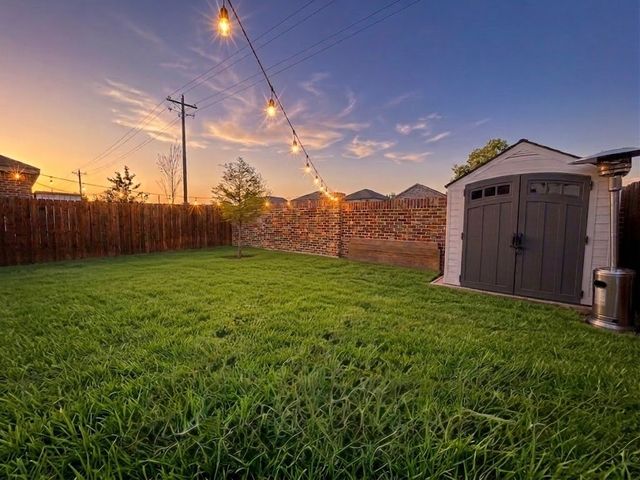 14033 Earlham Street, Pilot Point, TX 76258