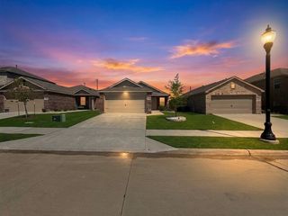 14033 Earlham Street, Pilot Point, TX 76258