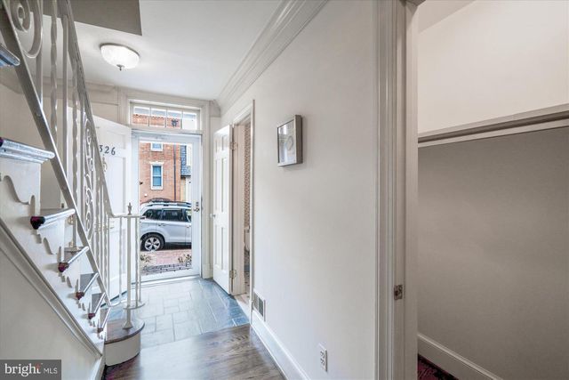 1326 N LYNNBROOK DR, Arlington, VA 22201