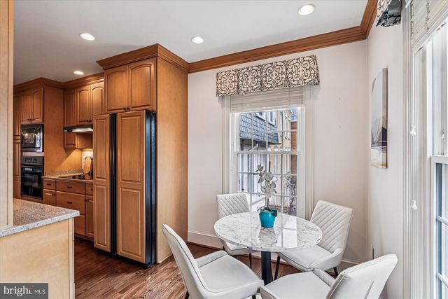 1326 N LYNNBROOK DR, Arlington, VA 22201