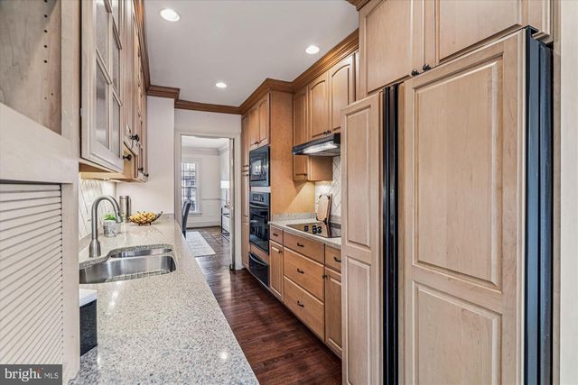 1326 N LYNNBROOK DR, Arlington, VA 22201