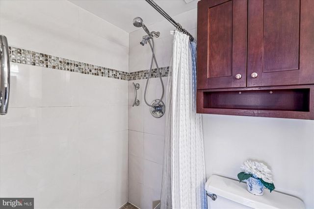 1326 N LYNNBROOK DR, Arlington, VA 22201