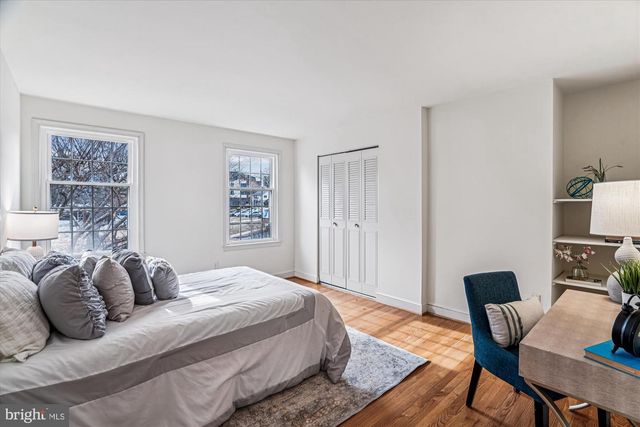 1326 N LYNNBROOK DR, Arlington, VA 22201