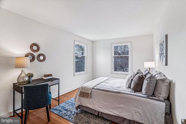 1326 N LYNNBROOK DR, Arlington, VA 22201