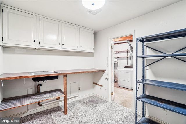 1326 N LYNNBROOK DR, Arlington, VA 22201