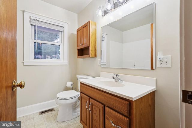 198 BURGESS ST, Orange, VA 22960