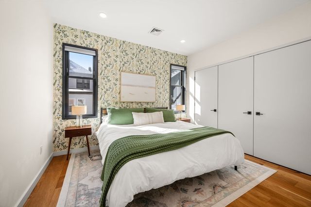 211 Condor St 7, Boston, MA 02128