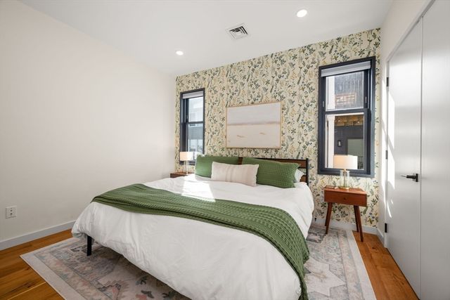 211 Condor St 7, Boston, MA 02128