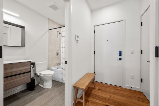 211 Condor St 7, Boston, MA 02128