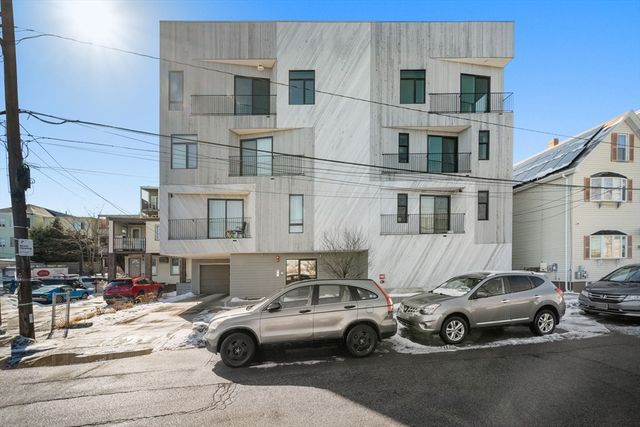 211 Condor St 7, Boston, MA 02128