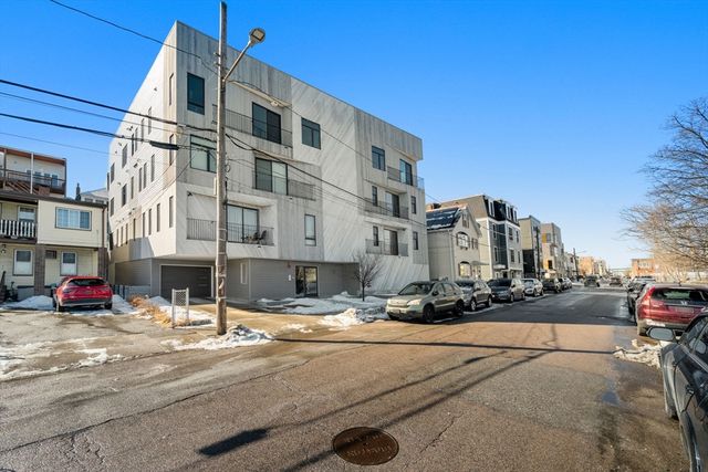 211 Condor St 7, Boston, MA 02128