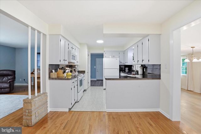 97 CLOHAN AVE, Martinsburg, WV 25404