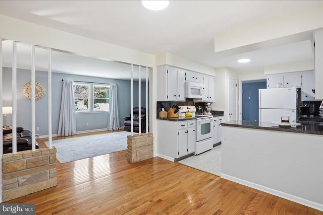 97 CLOHAN AVE, Martinsburg, WV 25404