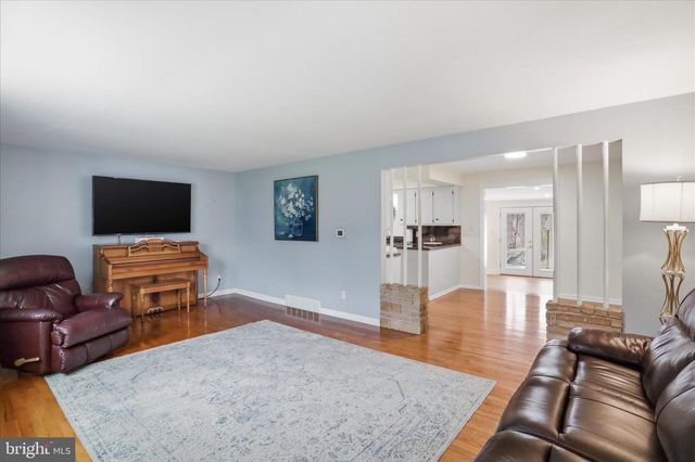 97 CLOHAN AVE, Martinsburg, WV 25404