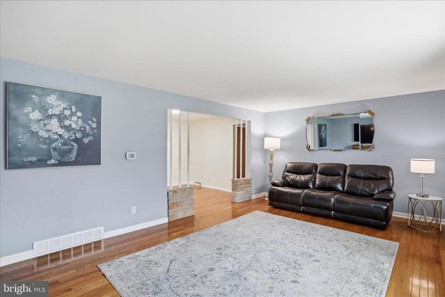 97 CLOHAN AVE, Martinsburg, WV 25404