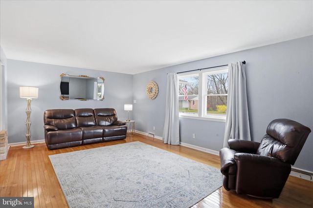 97 CLOHAN AVE, Martinsburg, WV 25404