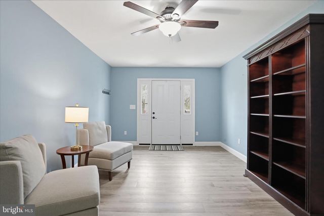 97 CLOHAN AVE, Martinsburg, WV 25404