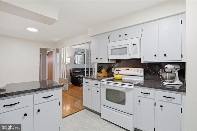 97 CLOHAN AVE, Martinsburg, WV 25404