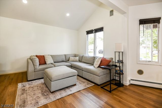 532 2nd St, Carlstadt Boro, NJ 07072