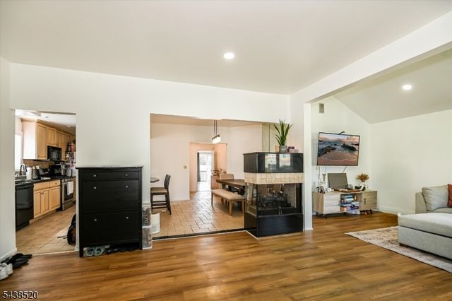 532 2nd St, Carlstadt Boro, NJ 07072