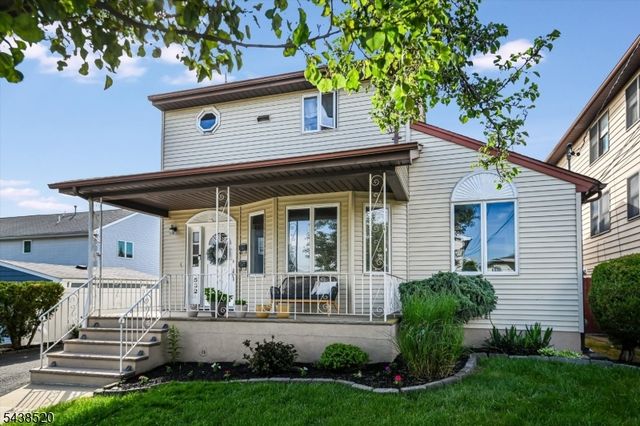 532 2nd St, Carlstadt Boro, NJ 07072