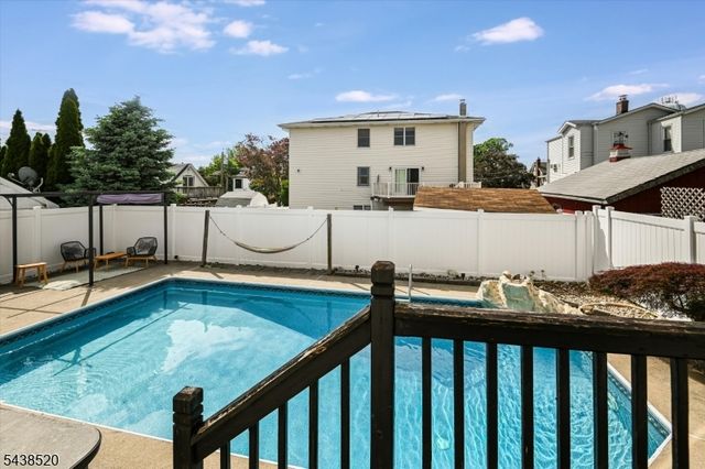 532 2nd St, Carlstadt Boro, NJ 07072