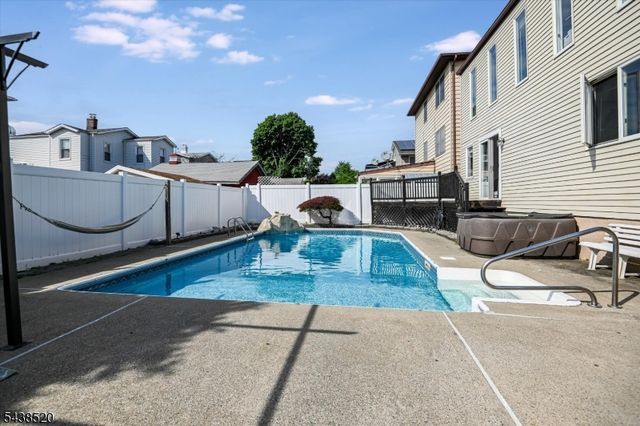 532 2nd St, Carlstadt Boro, NJ 07072