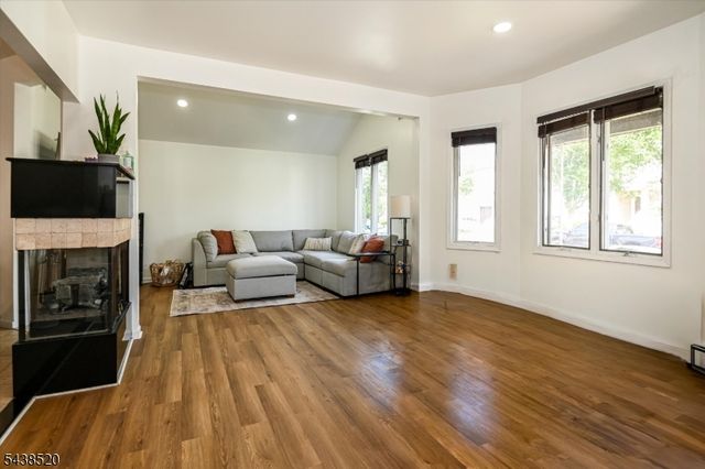 532 2nd St, Carlstadt Boro, NJ 07072