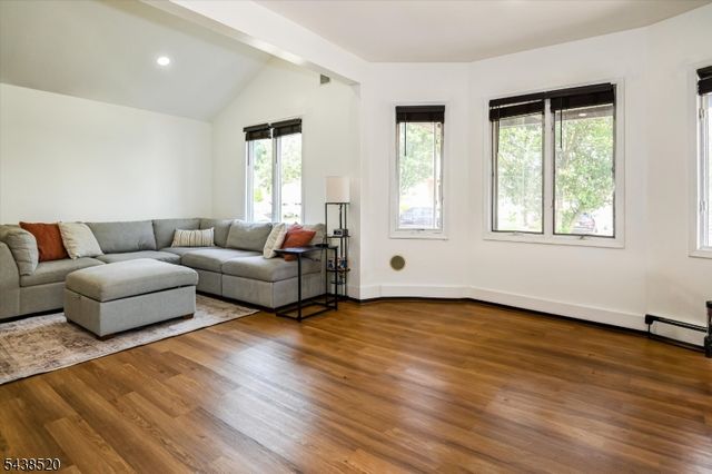 532 2nd St, Carlstadt Boro, NJ 07072