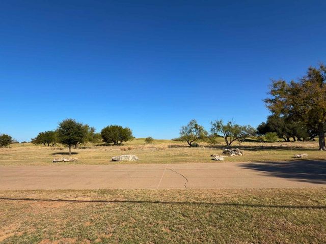 320 Clubhouse Drive, Graford, TX 76449