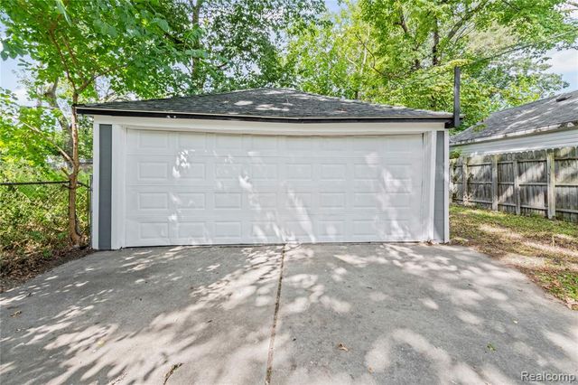 16199 Stansbury Street, Detroit, MI 48235