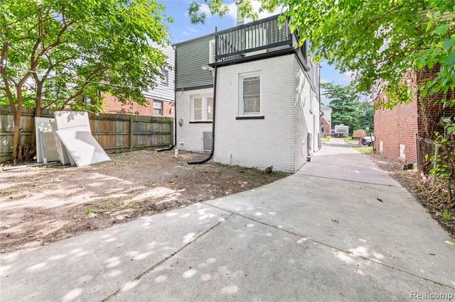 16199 Stansbury Street, Detroit, MI 48235