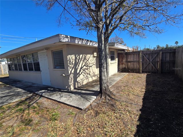 711 9TH STREET NW, Largo, FL 33770