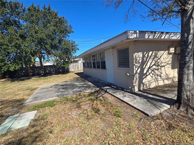 711 9TH STREET NW, Largo, FL 33770