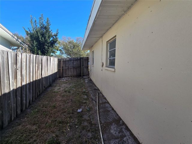 711 9TH STREET NW, Largo, FL 33770