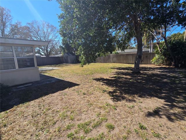 711 9TH STREET NW, Largo, FL 33770