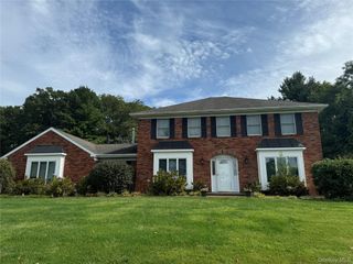 14 Springmeadow Drive, Kings Park, NY 11754